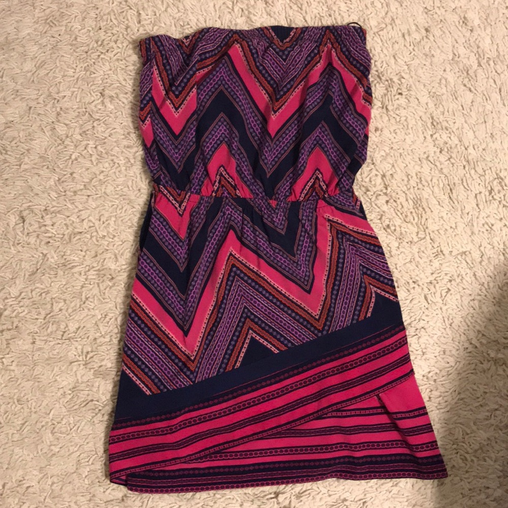 Adorable strapless dress from Express!